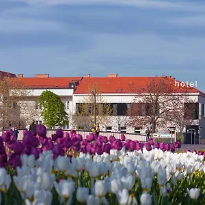 Strandhotel Alte Donau **** Vienne